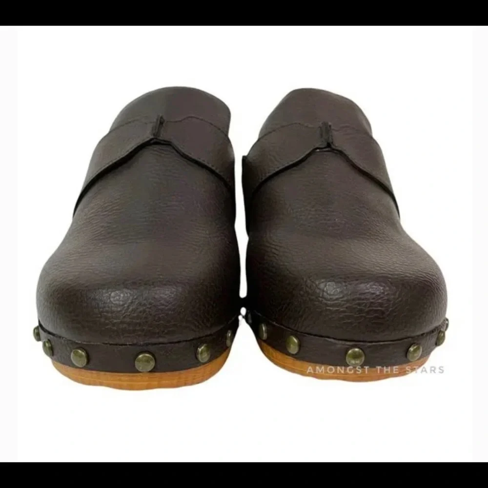 MIA Daisy Brown Studded Vegan Leather Clogs Shoes NWOT Women's size 8.5 - Picture 3 of 5